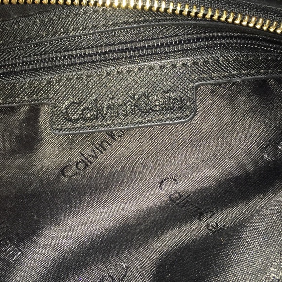 Calvin Klein Black Leather Crossbody bag. - Picture 5 of 8